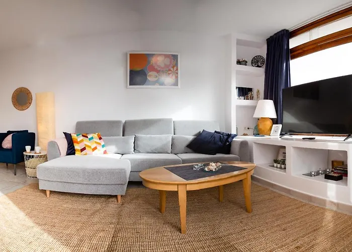 Manrique's Holidays * كوستا تاغيسي